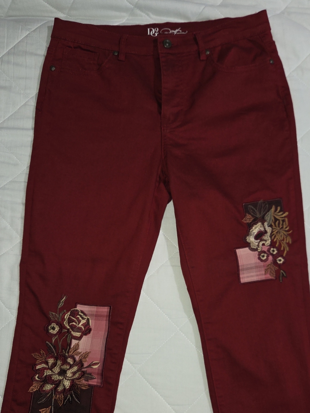 DG2 by Diane Gilman Burgundy Straight Leg Jeans with Floral Embroidery 14 NWOT